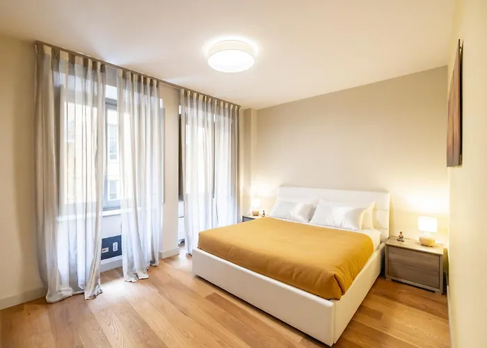 Piazza Castello 200 Sqm - Terrace - Jacuzzi Lägenhet *