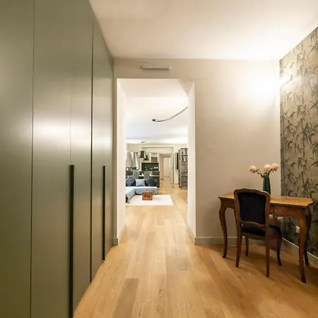 Piazza Castello 200 Sqm - Terrace - Jacuzzi 아파트